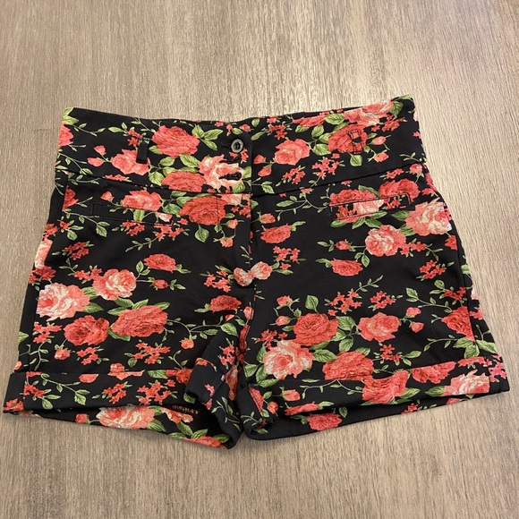 Shinestar Pants - Junior Black Floral Shinestar Shorts - L